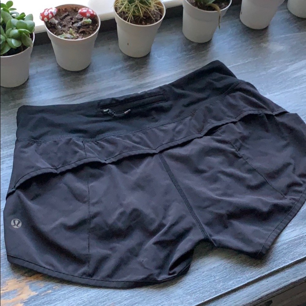 black lulu speed up shorts
